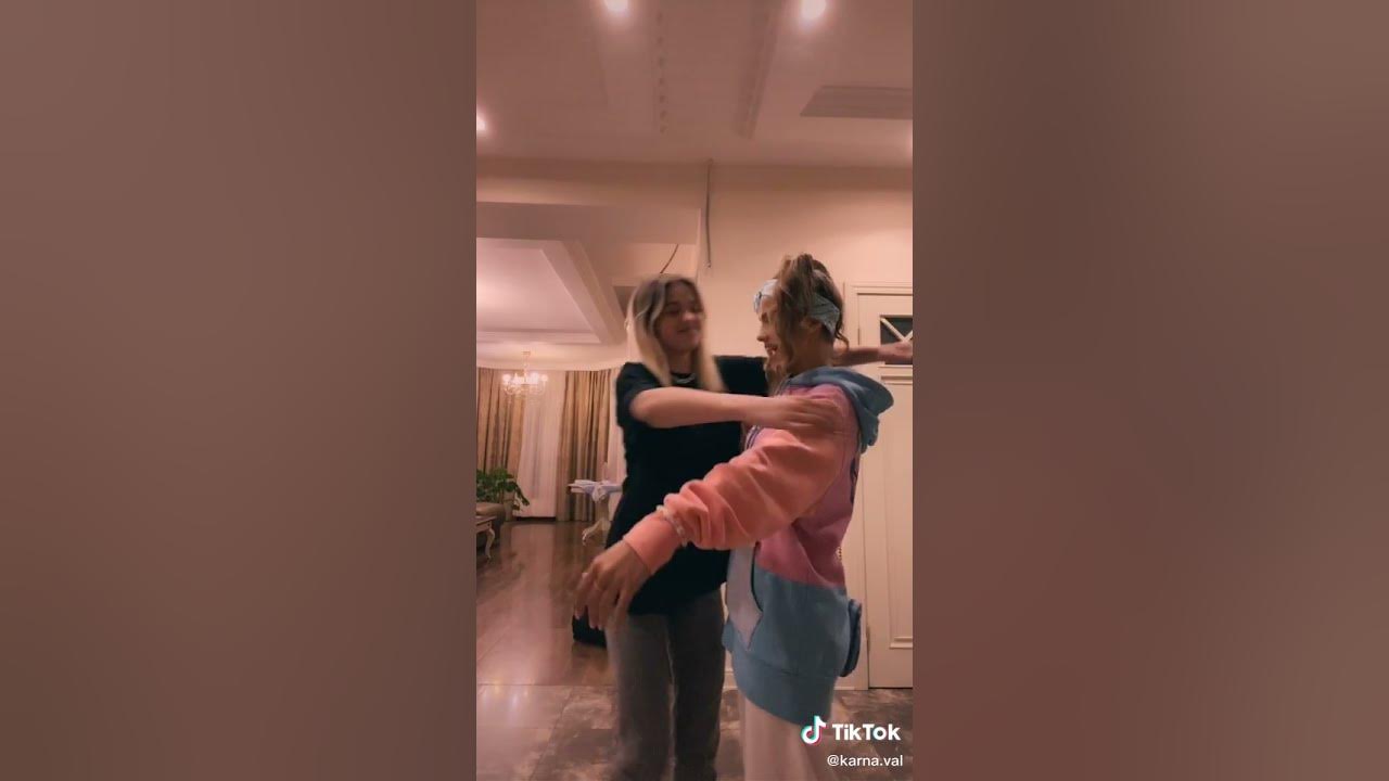 Катя голышева прости что нет любви. Валя карнавал юля гаврилина и катя голышева. валя карнавал и юля гаврилина. юля гаврилина и катя голышева. валя и юля фото 2025.