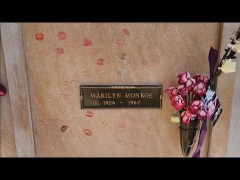 Visiting Marilyn Monroe & Other Celebrities Graves @ Westwood Village Cemetery - Full Walkthrough