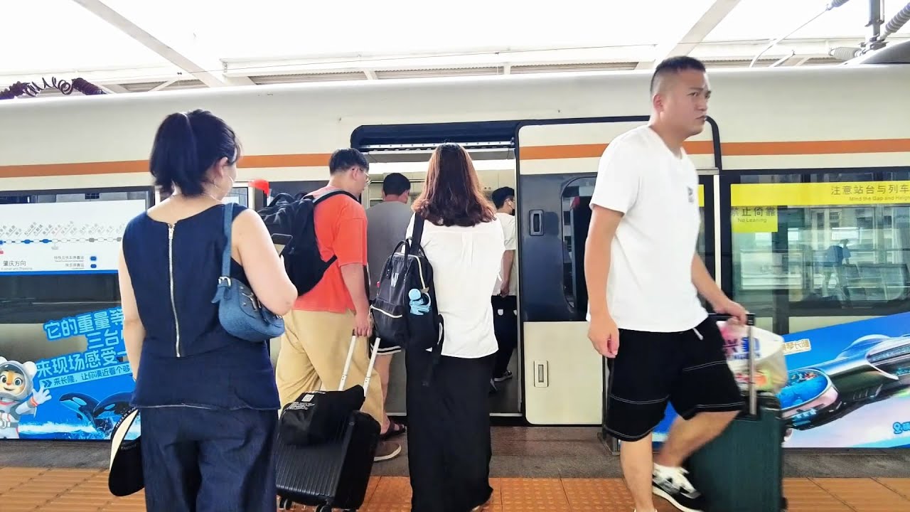 晚上17：45分，从常平东站，乘坐广惠城际到东莞西站 Guangdong Intercity: Changping East Station to Dongguan West Station