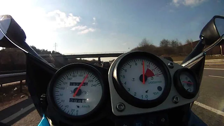 Kawasaki ZR7S  220 Kmh