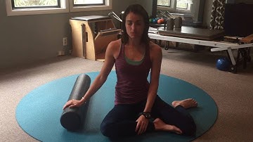 Thoracic spine mobility - spinal extension over a foam roller