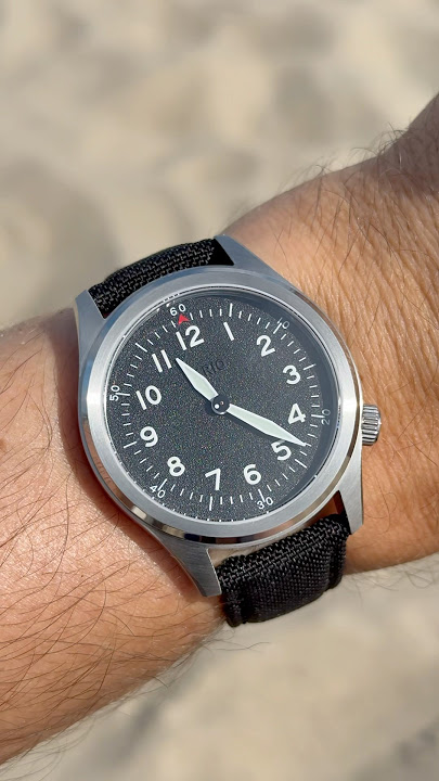 The Vario 1945 A-11S Solar Quartz Raven Black 40mm Field Watch #varioeveryday #fieldwatch #vario1945
