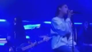 Download Lagu Ariana Grande - Successful LIVE (Sweetener Sessions Chicago) MP3 Download Lagu Ariana Grande - Successful LIVE (Sweetener Sessions Chicago) MP3
