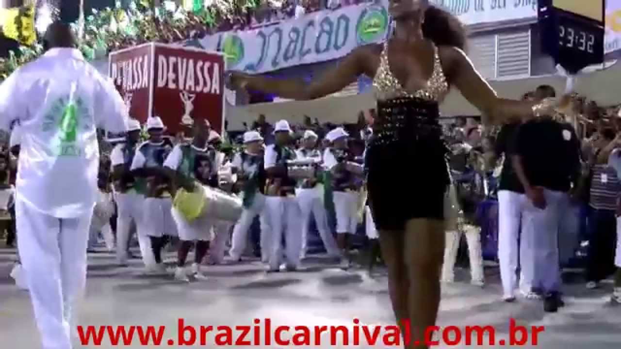 Zico Football Player at Rio Carnival Parade 2014 リオのカーニバル パレード 年ジーコのフットボール選手 girls like you