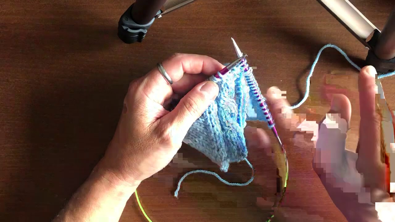 Raglan decorativo ai ferri