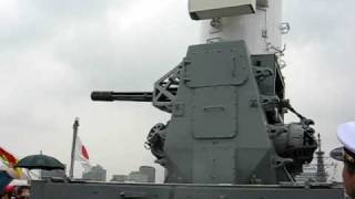 護衛艦「ひゅうが」CIWS作動展示。