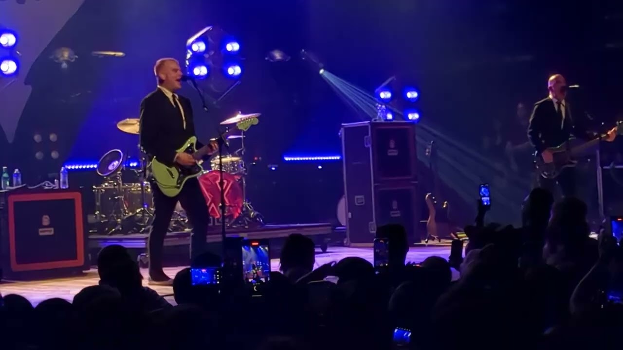 alkaline trio - blood hair and eyeballs - live