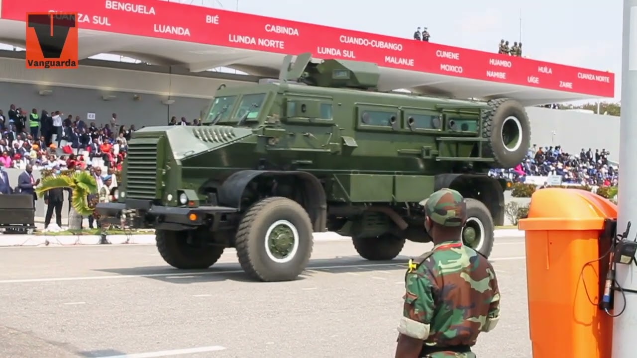 Cerimónia de Investidura do Presidente e Vice-Presidente da República, Desfile Militar