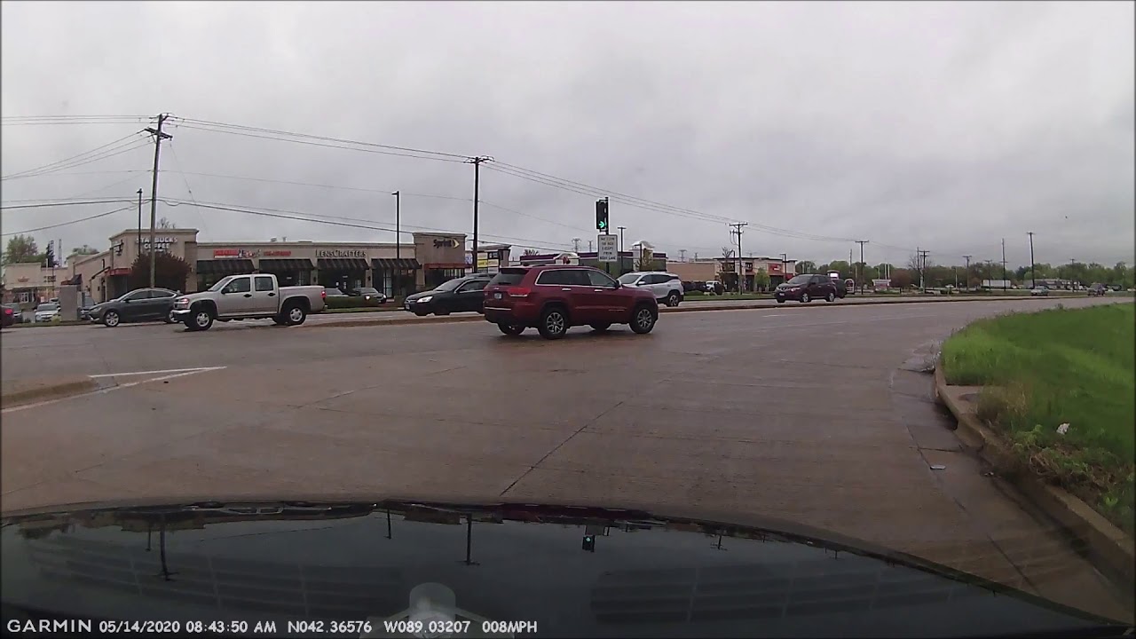 Dashcam Red Light Runner - YouTube