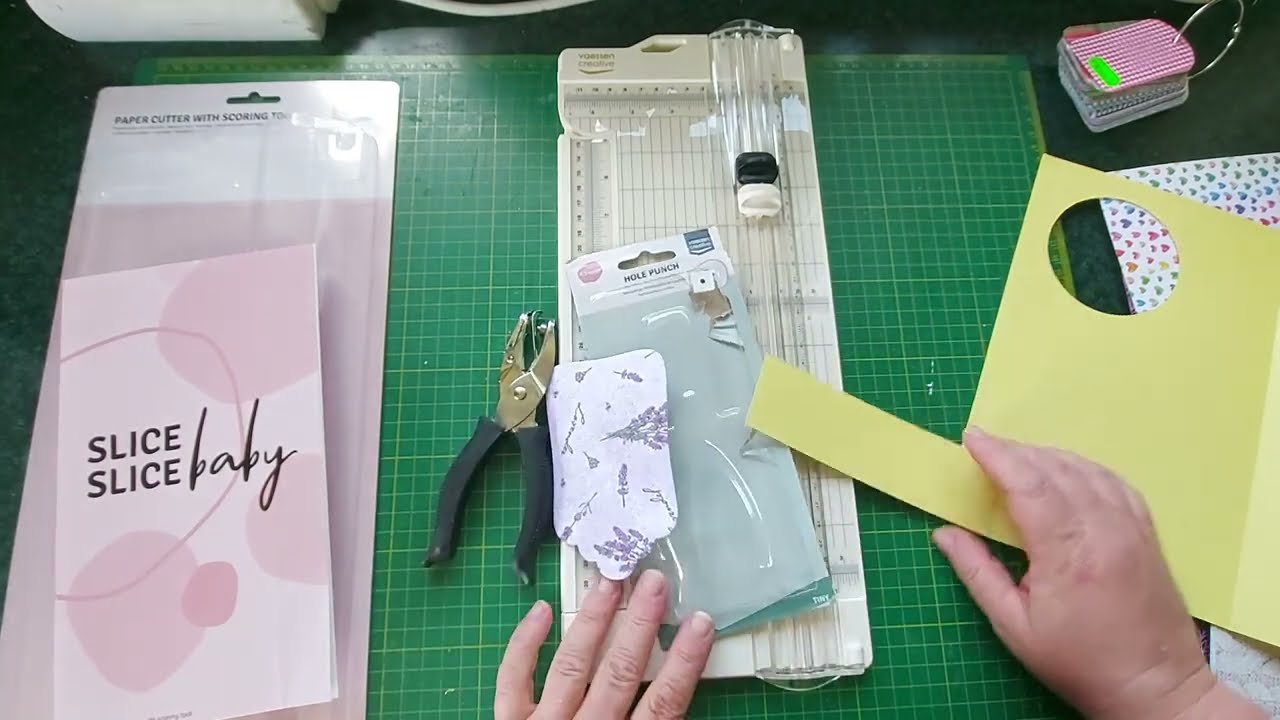 #146 Paper Cutter Ivory, cu biguitor, 30,5 cm