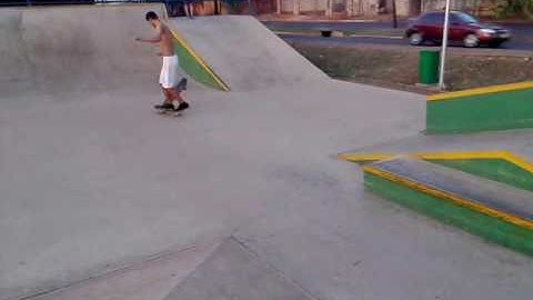 - SlowMotion - Fs Nose Slide - Arthur -