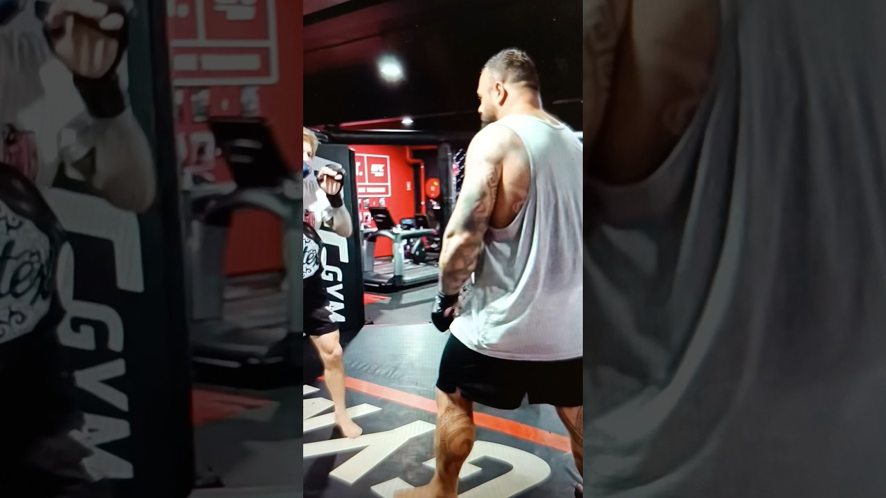 Отлетают как кегли🤣🤣🤣.  