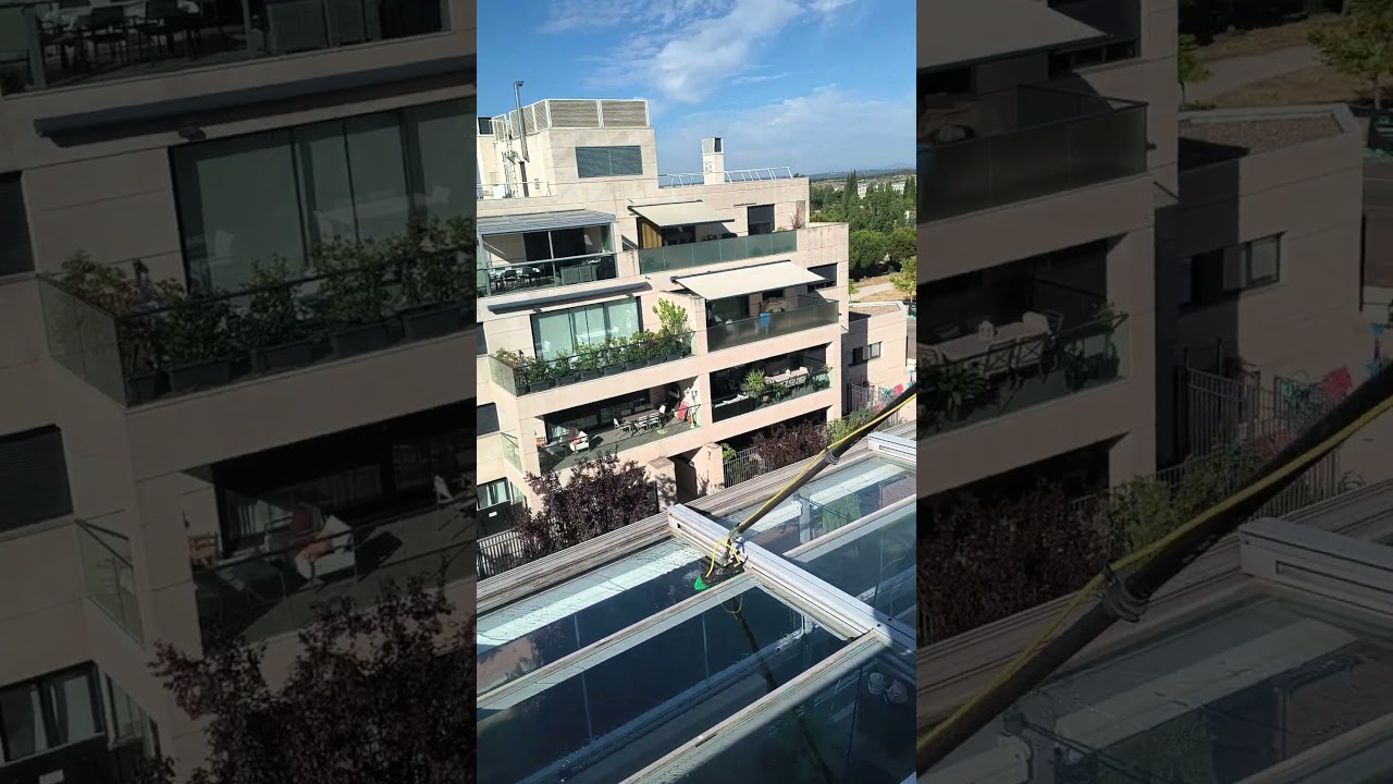 Limpieza de un techo de cristal en el norte de Madrid