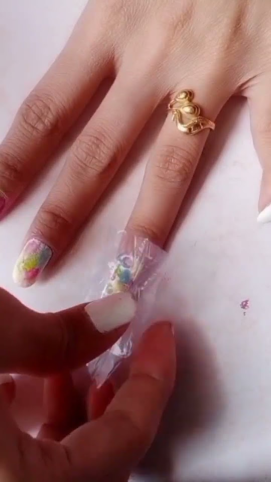 holi special nail art