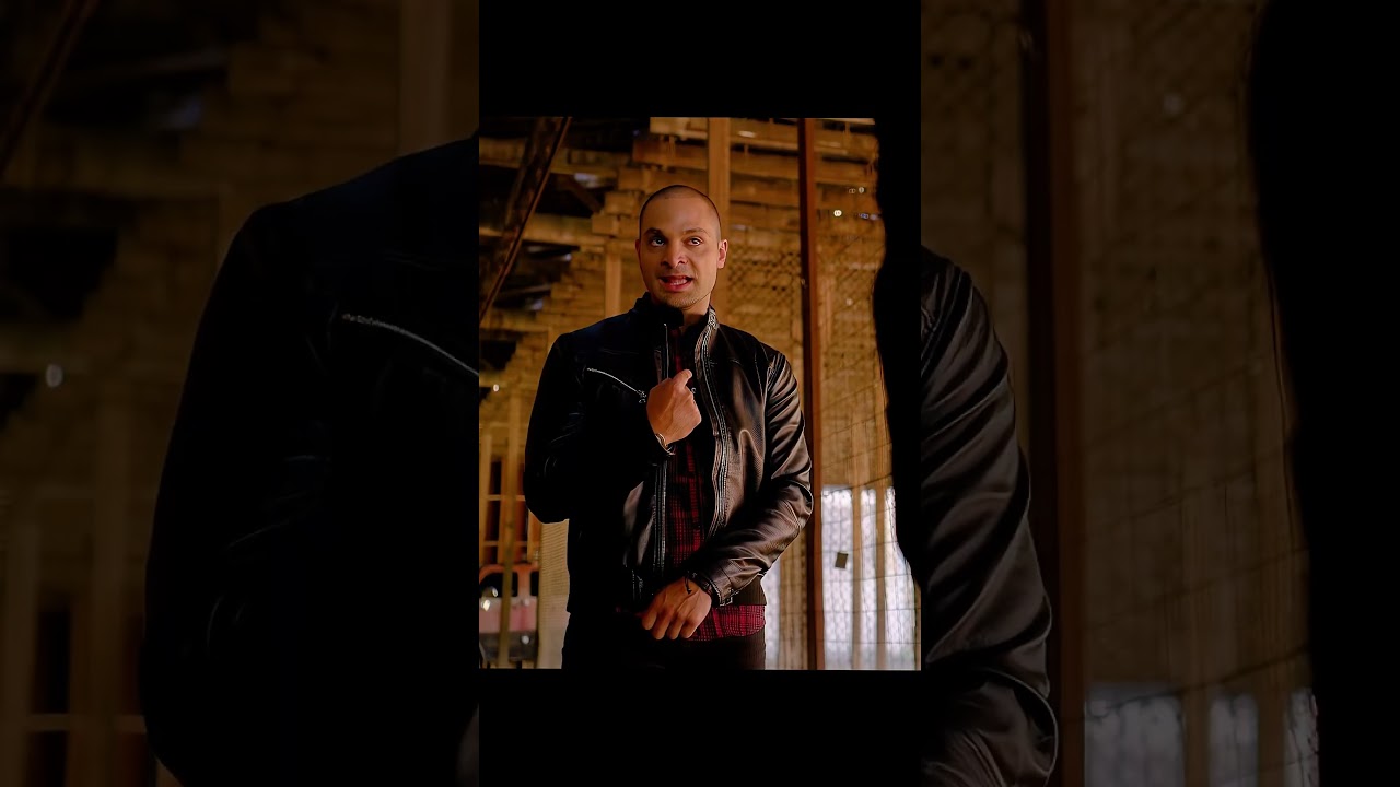 Entra y ocurre algo inesperado#shorts #movie