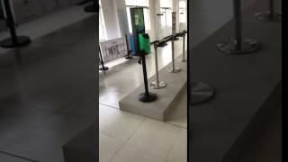 Celebrity Slow Retraction!! Retractable Belt Stanchion with TRUE Breaking System Net Worth