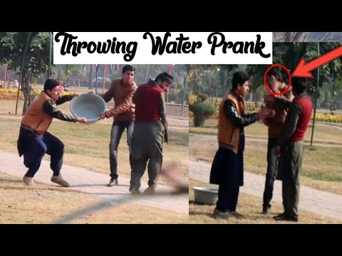 throwing-water-on-people-in-this-winter---prank-in-pakistan---pindi-gang