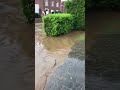 Une belge pte les plombs sur un 4x4 pendant une inondation  oreye 2018