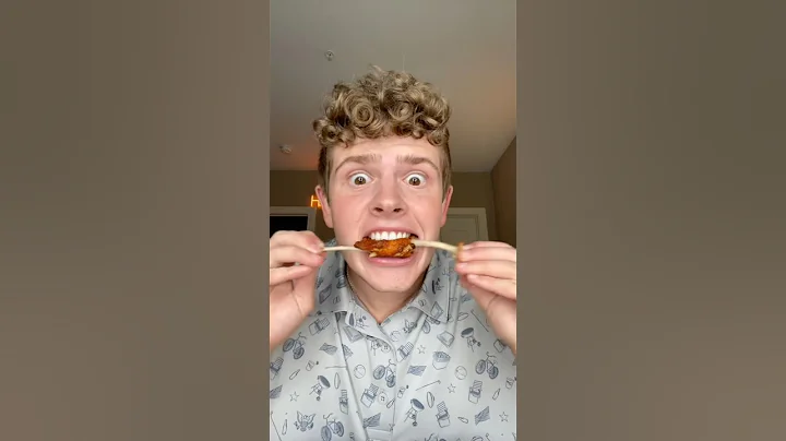 How to eat a chicken wing in 1 Second! #foodhacks