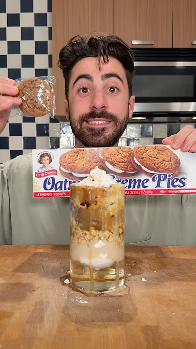 What an oatmeal creme pie is made of