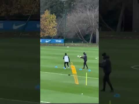 Kendry Paez's training