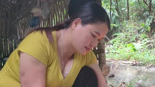 A single mother, cutting vegetables to sell at the market, a man in a black shirt appeared