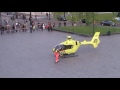 Traumahelikopter landt op Stationsplein Rotterdam