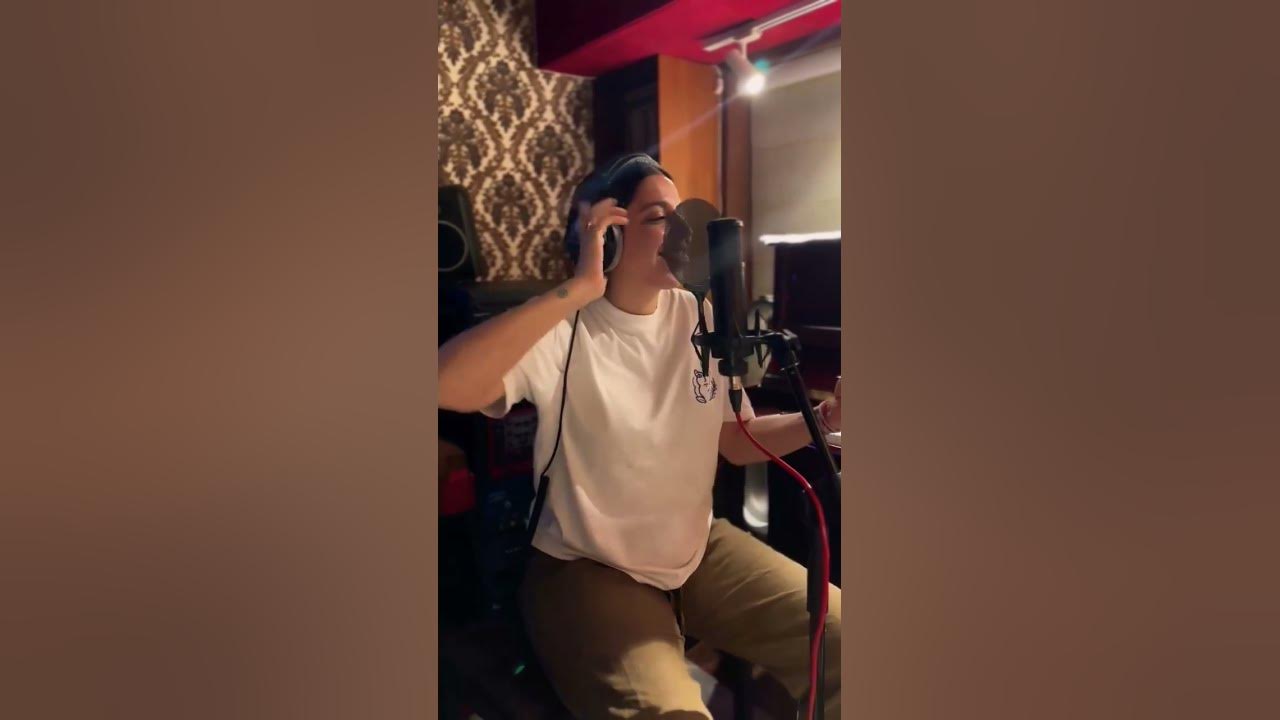 jasmine sandlas in studio recording 😍😍|new song,#shortsfeed #shortsvideo #jasmine