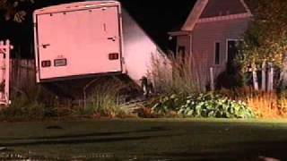 Video Truck Crashes Into House 6Am News 1012010