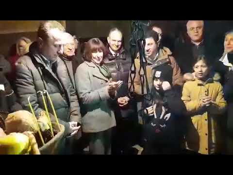 აცეკვებული ამერიკის ელჩი