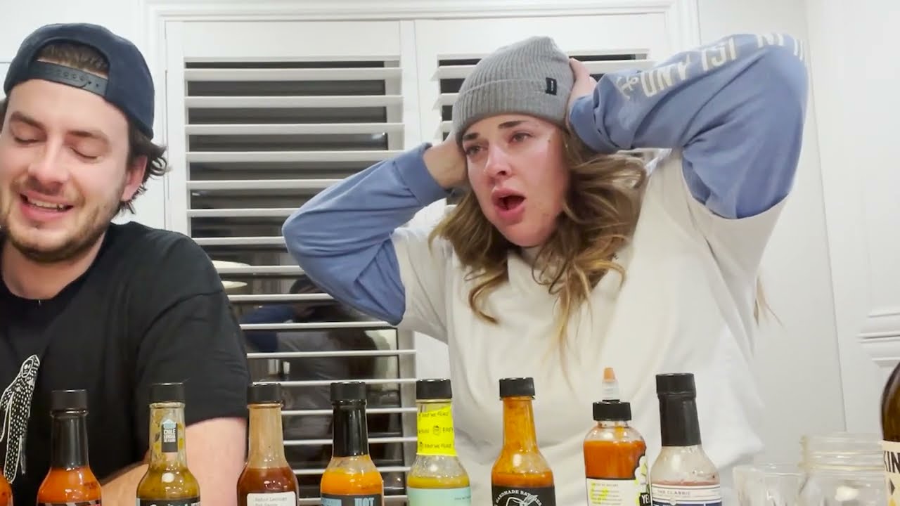 Cole & Brooke : Hot ones challenge