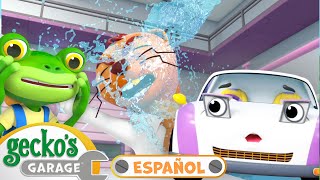 El lavadero del Sr. Comadreja | 🐸 Garaje de Gecko | Carros para niños | Vídeos educativos