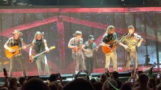Dierks Bentley - Gravel and Gold Tour