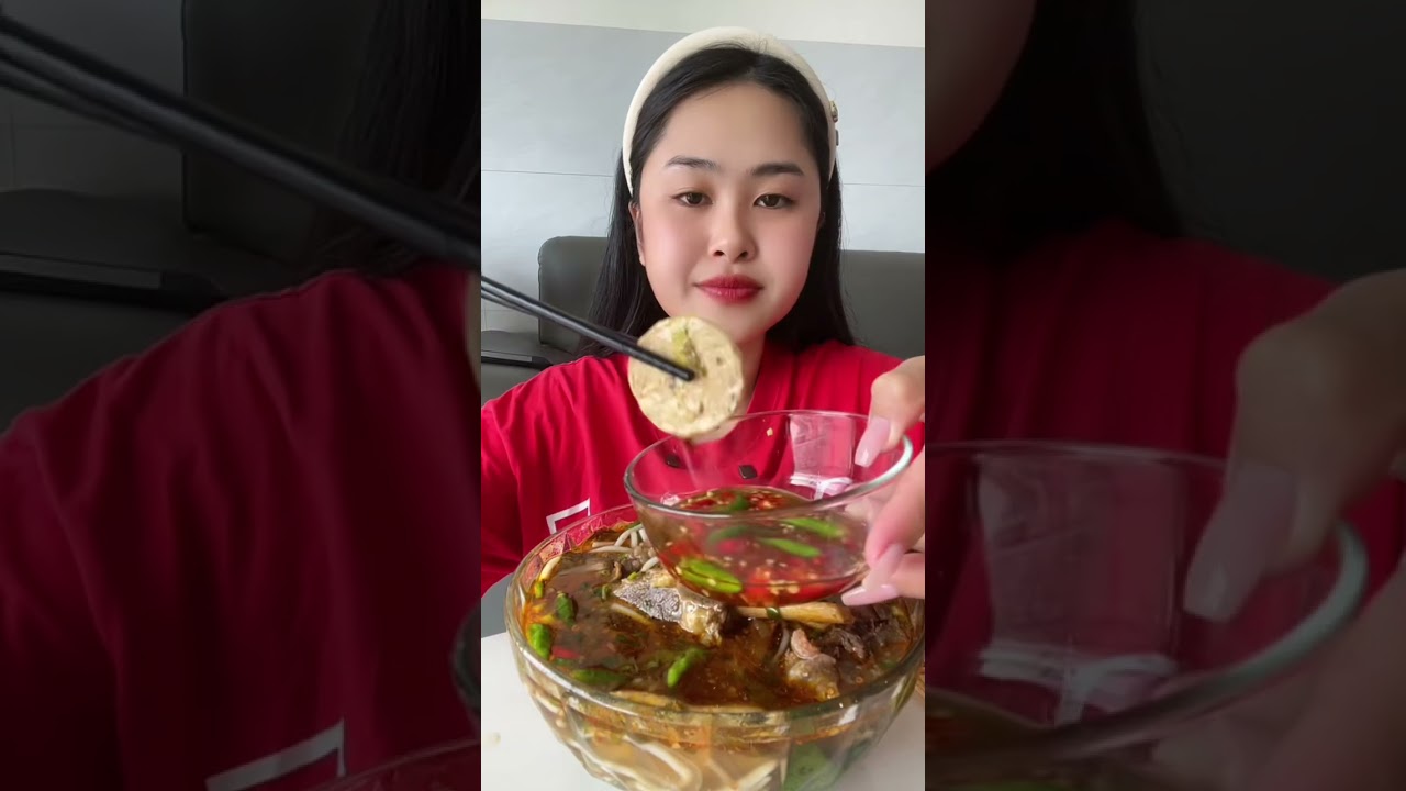 Bún bò Huế cay cay mới ngon #dungthichan #mukbang #food 