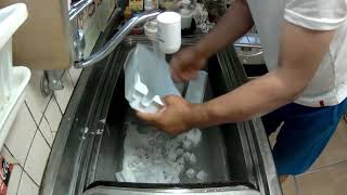 素人のおじさんが冷蔵庫の製氷機　クリーナを使ってみた。