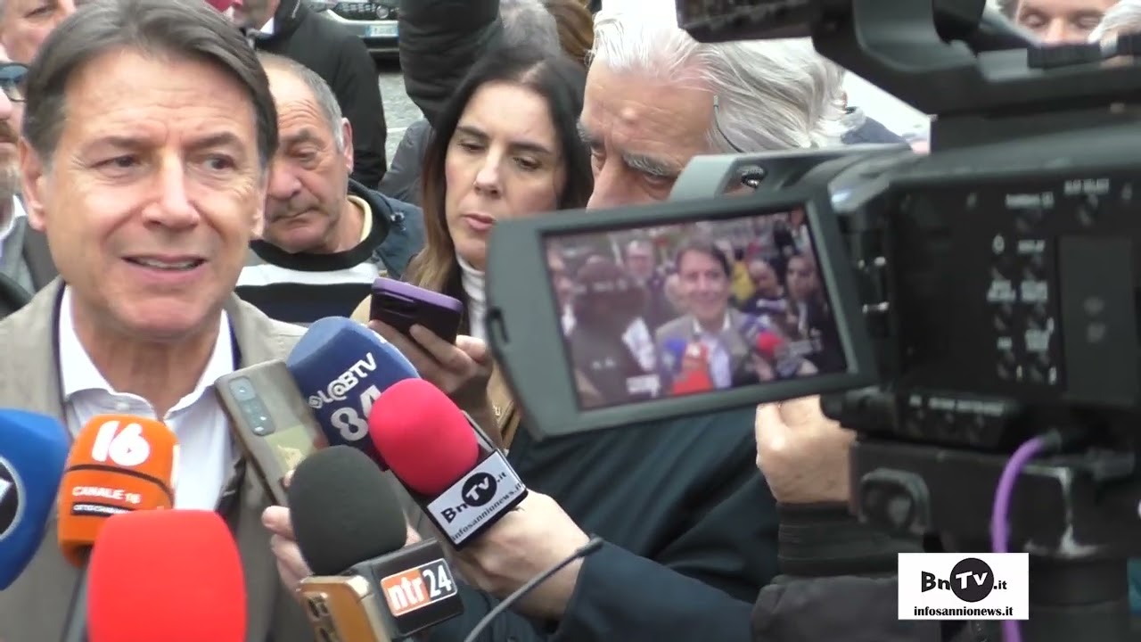 Giuseppe Conte e Roberto Fico a Pietrelcina