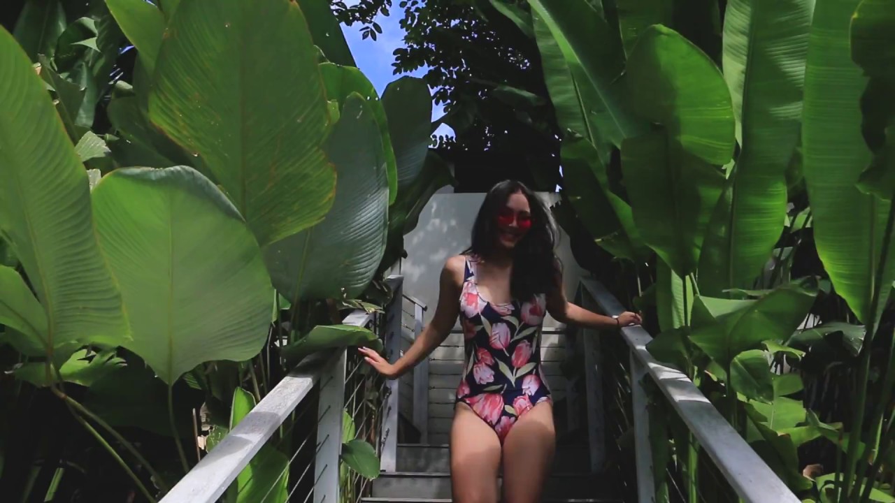 Leacott Retreats Playgrounds Villa - YouTube