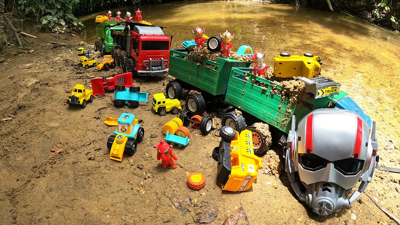 MENCUCI MAINAN MOBILAN MOBILAN TRUK KONSTRUKSI, ULTRAMAN DLL