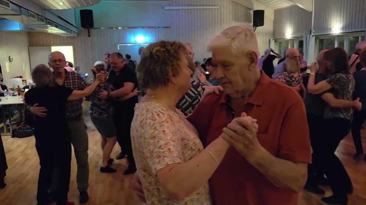 Влюбленные живут дольше с Нильсом «Нильсеманном» Солли на «Танце вторника 3.3» Dansnytt Magne Eng...