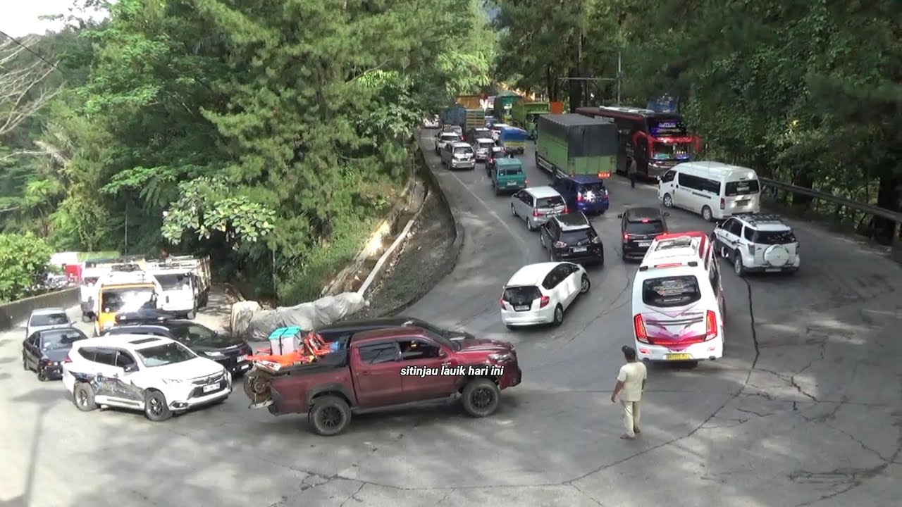LALU LINTAS LUMPUH TOTAL‼️Menit Menit M3ng3rikan Truk Super Panjang Gagal Nanjak Di Sitinjau Lauik