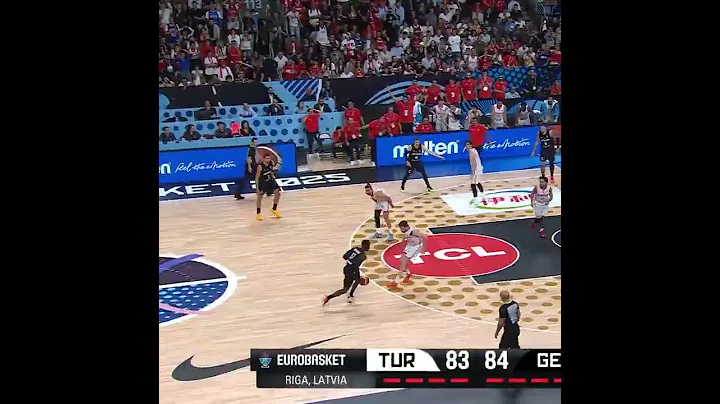 Dennis Schröder in the CLUTCH seals Germany's #EuroBasket 2025 win over Türkiye! 🧊🇩🇪🏀..