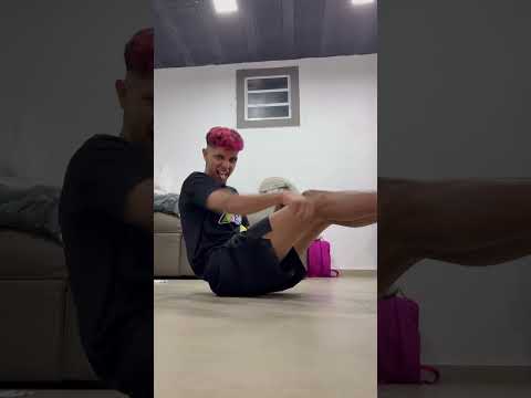 O LÉO ME DEIXOU MUITO MAL Chorei  O LÉO ME DEIXOU MUITO MAL Chorei