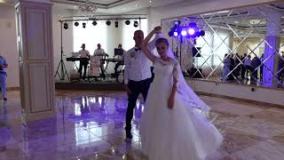 Перший весільний танець Василя та Тетяни.