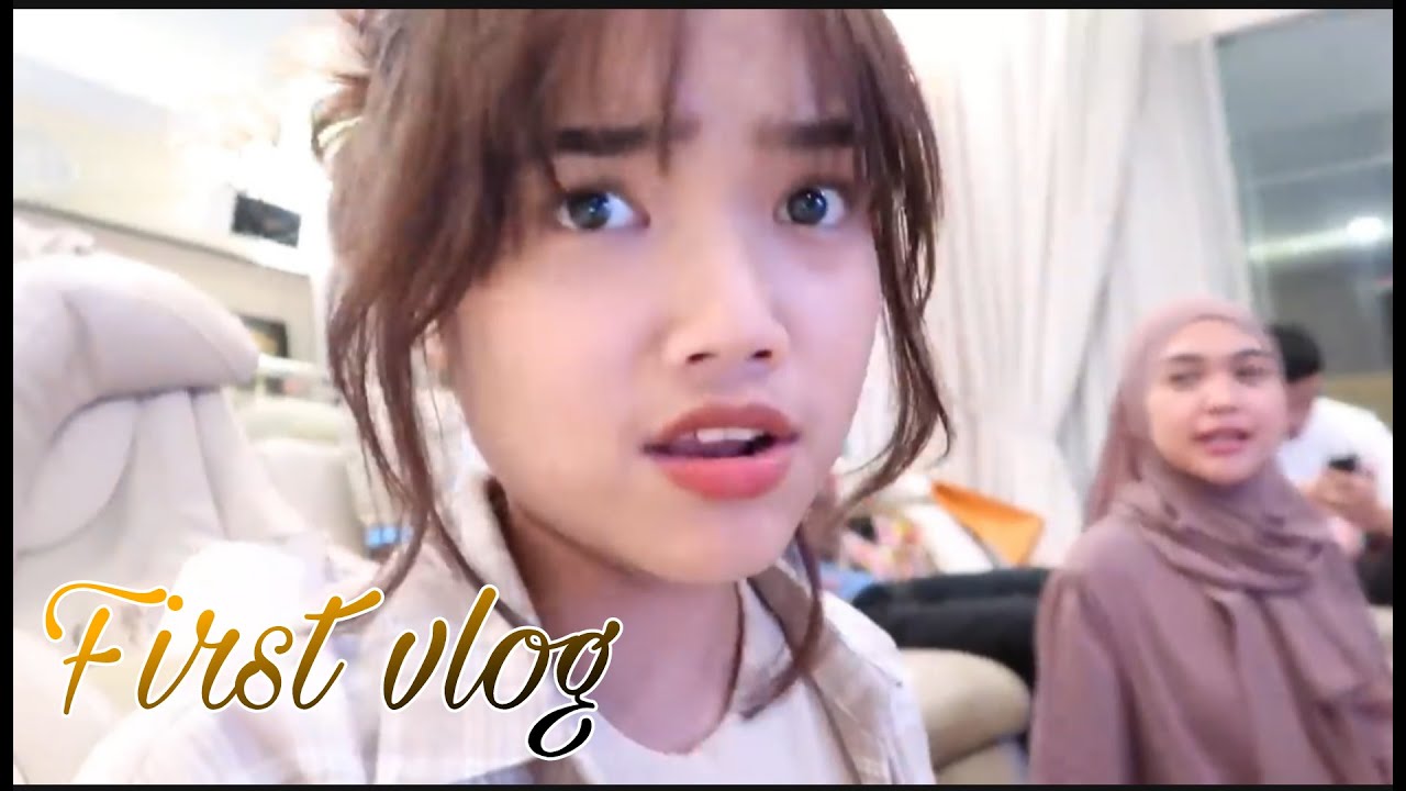 FIRTS VLOG With Ria Ricis - YouTube
