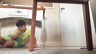 Brinquei De Esconde-Esconde