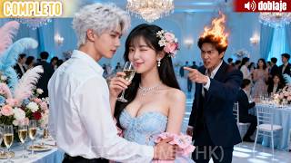 Download Lagu El CEO mantuvo a la chica cautiva diez años, y al verla con otro hombre, ¡se enfureció al instante! MP3