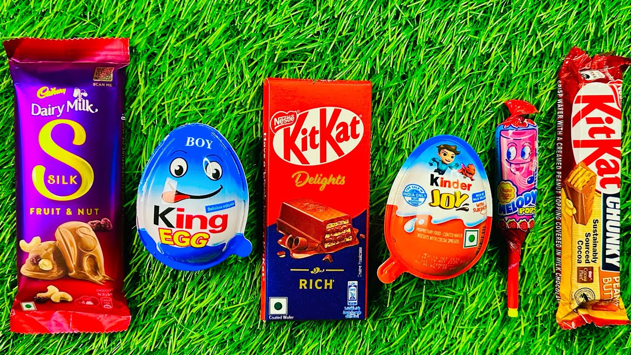 أشهر أنواع الحلوى بتقنية ASMR 🍭 | مصاصات قوس قزح، شوكولاتة، وأصوات فتح علب حلوة