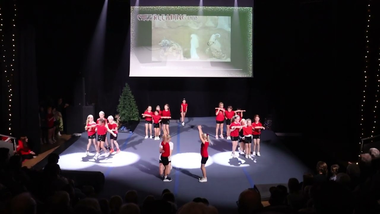 Cheerleading 14/15 - En förtrollad julsaga