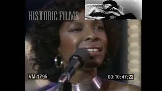 Watch Natalie Cole Que Sera Sera video