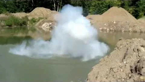 Anderson University sodium toss (explosion)